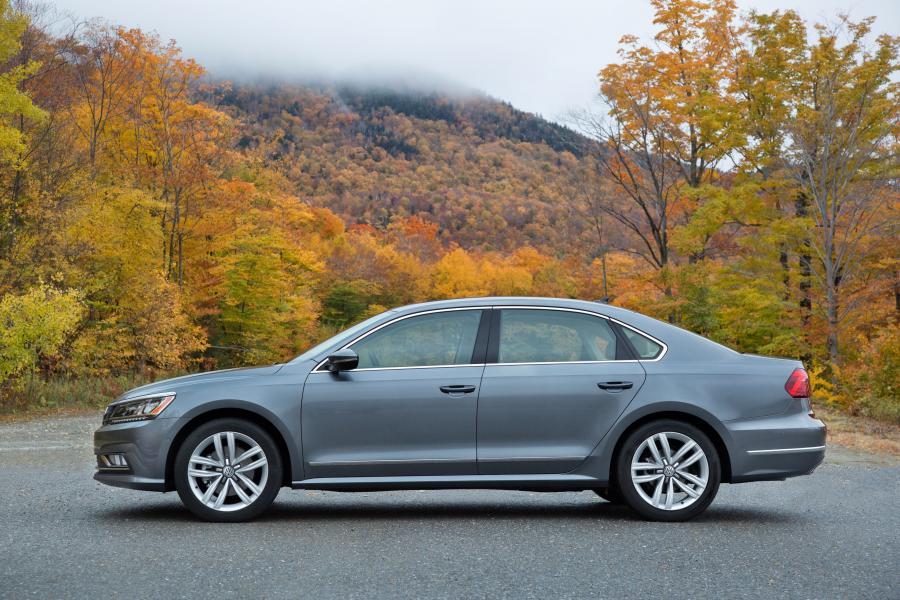  Volkswagen Passat V6 2016 года  (фото 8 из 30)